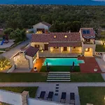 Casa Di Nikola Zadarvillas