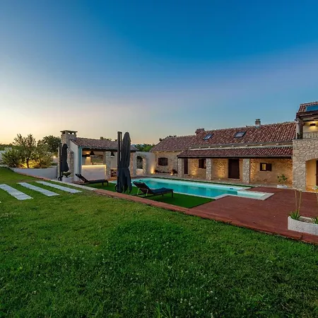 Casa Di Nikola Zadarvillas 别墅 珀塞达耶
