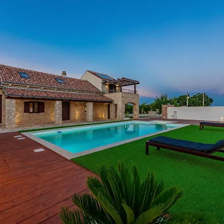 Casa Di Nikola Zadarvillas