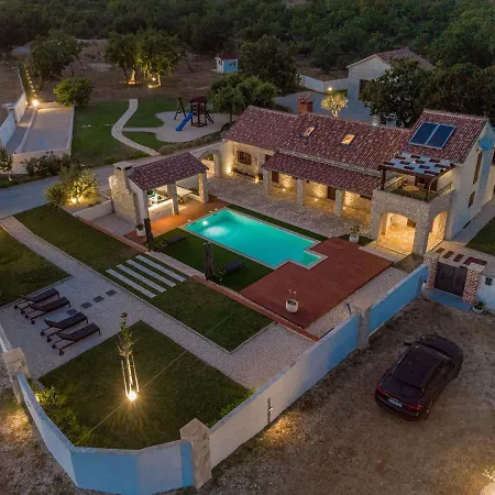 فيلة Casa Di Nikola Zadarvillas بوسيدارجي