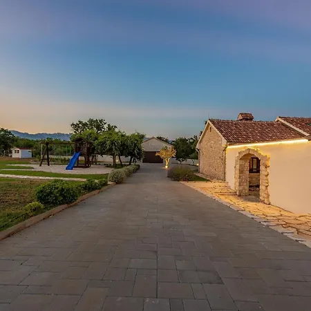 Villa Casa Di Nikola Zadarvillas
