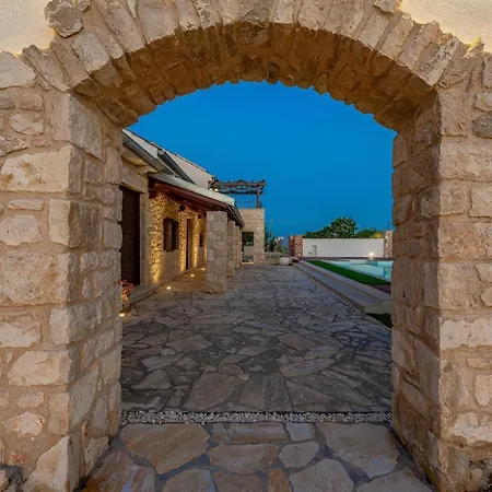 فيلة Casa Di Nikola Zadarvillas بوسيدارجي