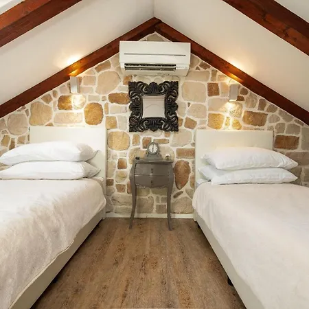 فيلة Casa Di Nikola Zadarvillas *
