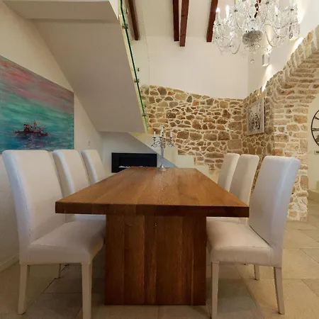 Casa Di Nikola Zadarvillas Вилла *