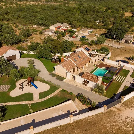 فيلة Casa Di Nikola Zadarvillas *