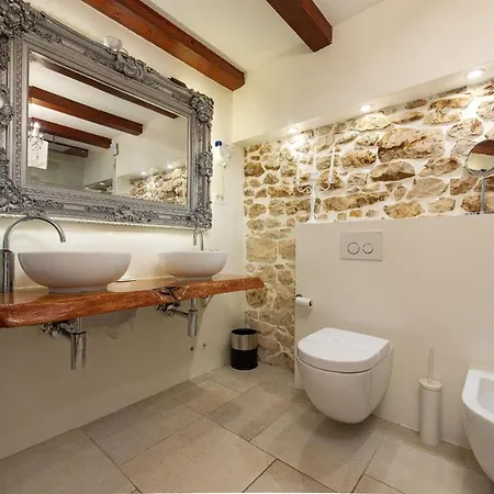 Casa Di Nikola Zadarvillas Вилла *