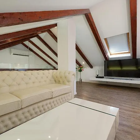 Casa Di Nikola Zadarvillas Вилла